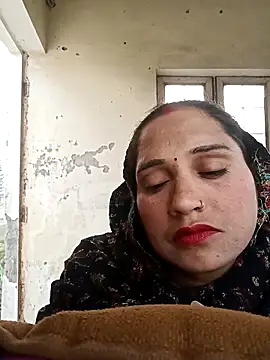 Cute-karisma1234 online show from February 7, 1:53 am