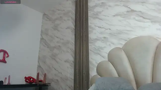 darkkjulietha online show from April 17, 9:50 pm