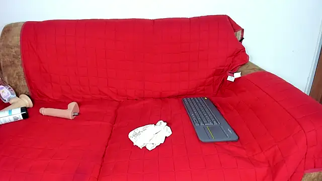 DomenicaW online show from February 17, 2:05 pm