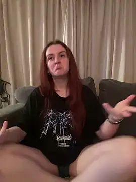 PoppySlut6999 online show from February 20, 9:48 pm