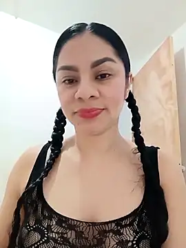 luna pinky online show from March 9, 3:59 pm