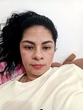 luna pinky online show from February 2, 7:02 pm