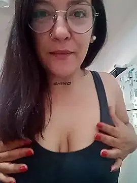 kuramaqueen online show from February 10, 6:33 pm