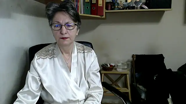 katemodel online show from November 30, 7:34 am