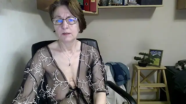 katemodel online show from May 29, 7:06 am