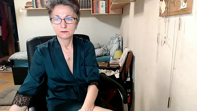 katemodel online show from September 18, 7:07 am