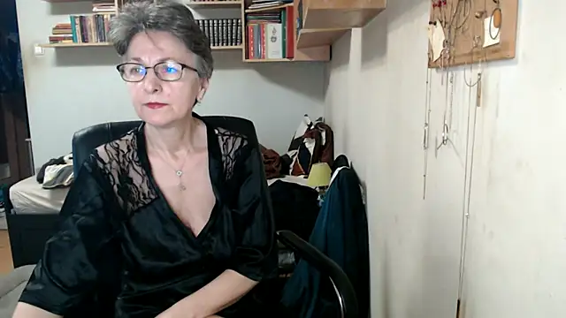 katemodel online show from November 11, 8:11 am