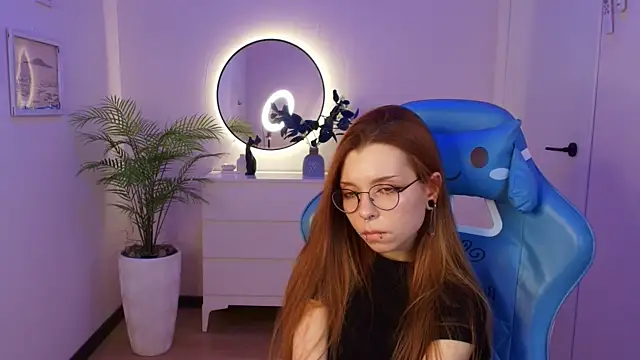 PinkAn8el online show from February 5, 7:00 am