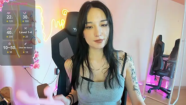 AliceeinWonderlanddd online show from February 22, 6:58 am