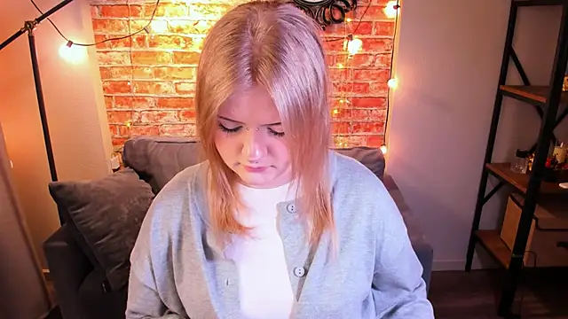 Emily Coyness online show from February 25, 4:49 pm