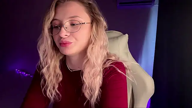 VibeVi online show from February 19, 8:14 am