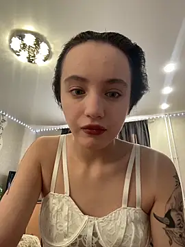 MiaTee online show from February 3, 3:26 am