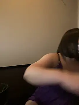 Mitsuco surflady online show from April 15, 6:30 pm