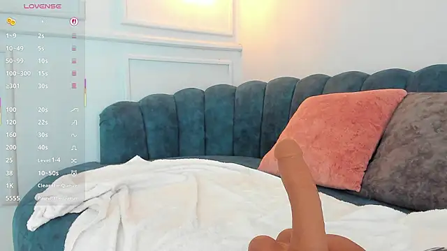 Lia Velez  online show from February 3, 6:40 am