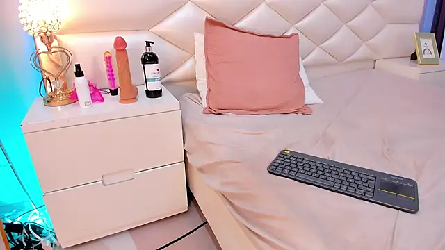 KeishaConie online show from February 25, 9:02 pm