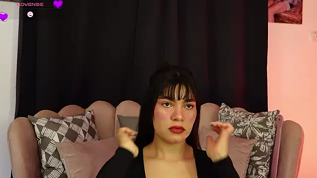 dakotacollins  online show from February 2, 9:14 pm