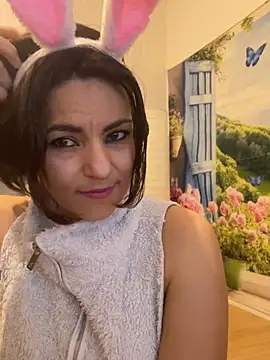 eva luz online show from April 4, 8:51 pm