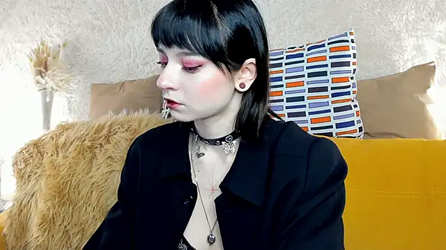 Scarle Whisper online show from February 8, 1:20 am