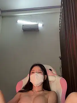 wang1472581 online show from March 13, 5:03 pm