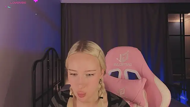 brilliantmichelle online show from February 23, 8:19 pm