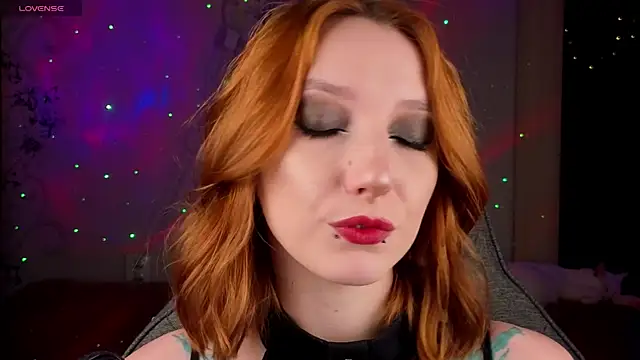 Vamp Mila online show from May 11, 3:18 pm