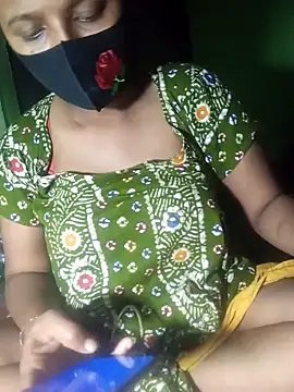 Romantic-Couple999 online show from March 14, 9:05 pm