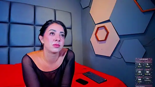 CORAL FOX online show from April 10, 5:57 am