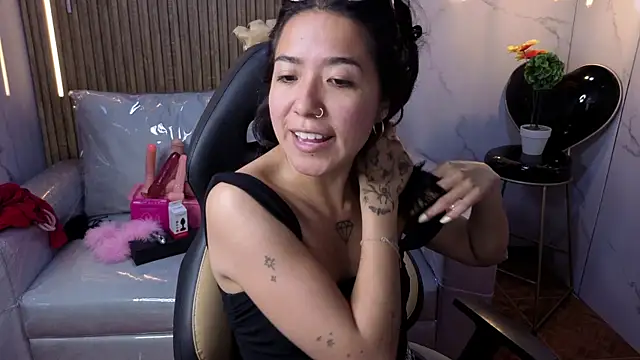 Lynn turner online show from March 28, 2:49 pm