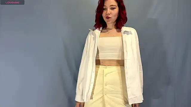 LaurynGeisinger online show from April 5, 4:06 pm