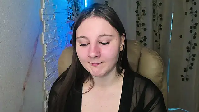 EvaxCharm online show from February 23, 5:52 am