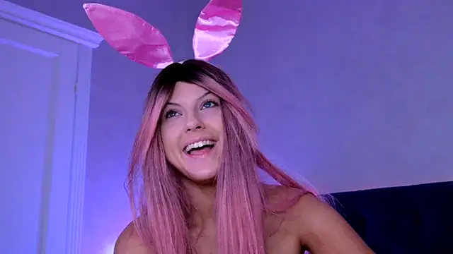 ChristallBreaz online show from April 12, 10:01 pm