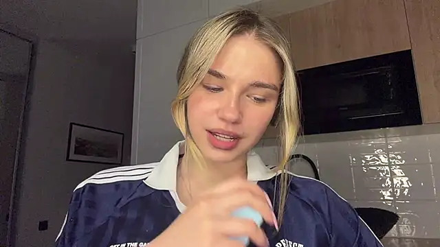 EarthaStinett online show from June 19, 3:04 pm