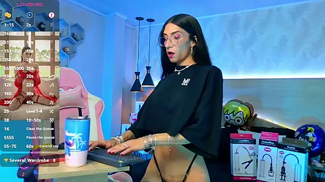 kylliefox  online show from October 6, 1:39 pm