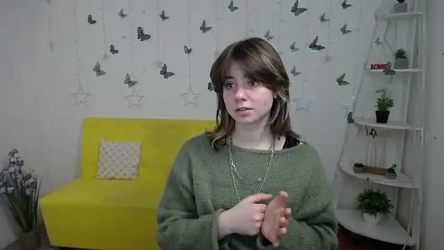 AnnaWest  online show from February 19, 8:47 am