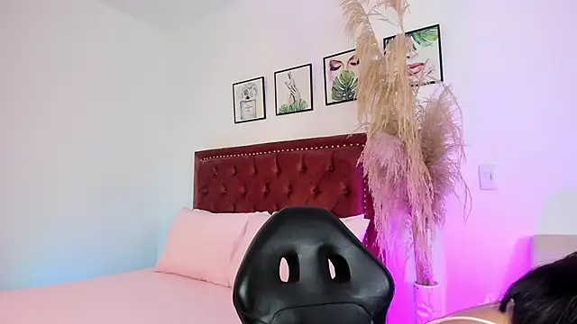 Lilyy joness online show from February 11, 1:01 pm