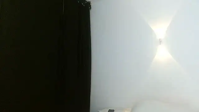 sensualstryp online show from April 6, 2:44 am