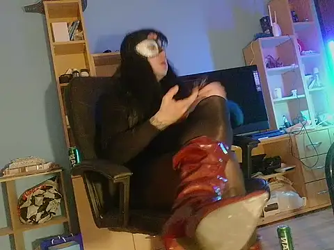 NylonSlave32 online show from February 3, 4:32 am