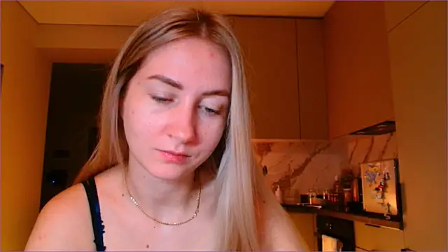 BluueSilk online show from December 22, 6:16 am