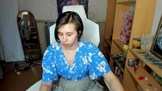 Scarlet Sirenn online show from February 14, 9:11 am