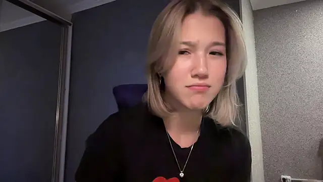 lilXdomiii online show from March 17, 1:26 pm