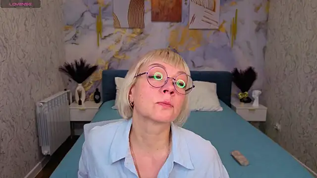 Ann Annise online show from March 19, 9:02 am