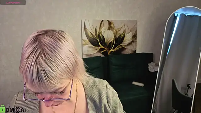 Ann Annise online show from February 25, 9:08 am