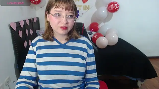 Cherrybloom692 online show from February 16, 6:24 am