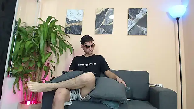 DesiresOfOlympus  online show from March 4, 7:53 pm