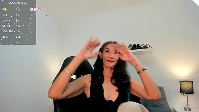 Emma Mendozaa online show from April 13, 11:33 am