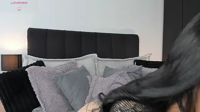 Amarae  online show from April 9, 8:14 pm