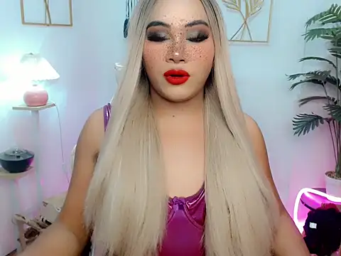 Serenity Mooree online show from March 24, 11:32 pm