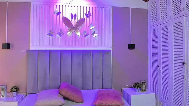  Kailythompson online show from March 24, 5:29 pm