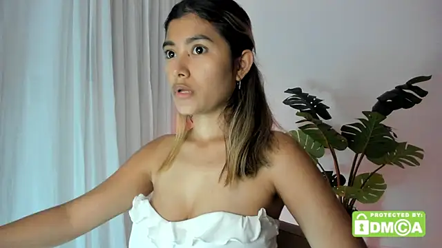 lovesweetash online show from April 7, 8:00 pm