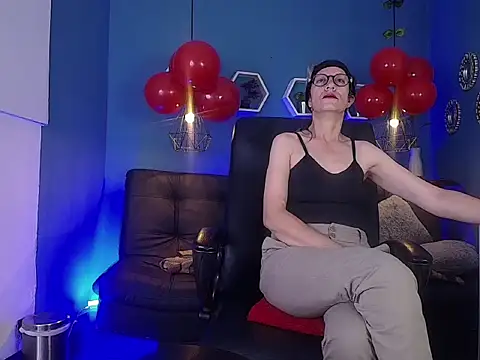 laurasofia45 online show from March 6, 1:06 pm